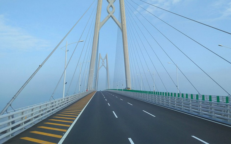 路政署難辭其咎！香港補地技術落後，應向內地學習！